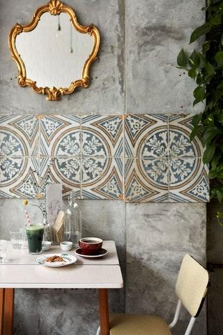 LELES LOWER CLAPTON     Imagine a friendly neighbour who invites you into their floralpatterned living room pours you a...